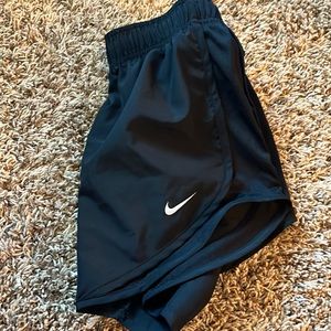Black Nike shorts